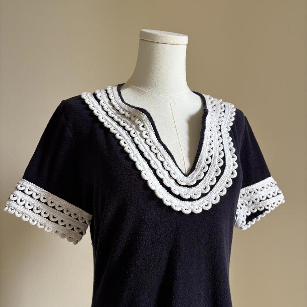 Elegant Blue and White Dress - Picture 3 of 7